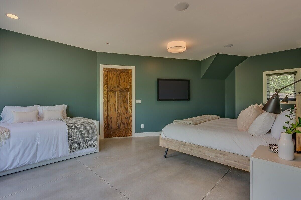 Premium Room Payment Plan: $475 Down, $1385 Total