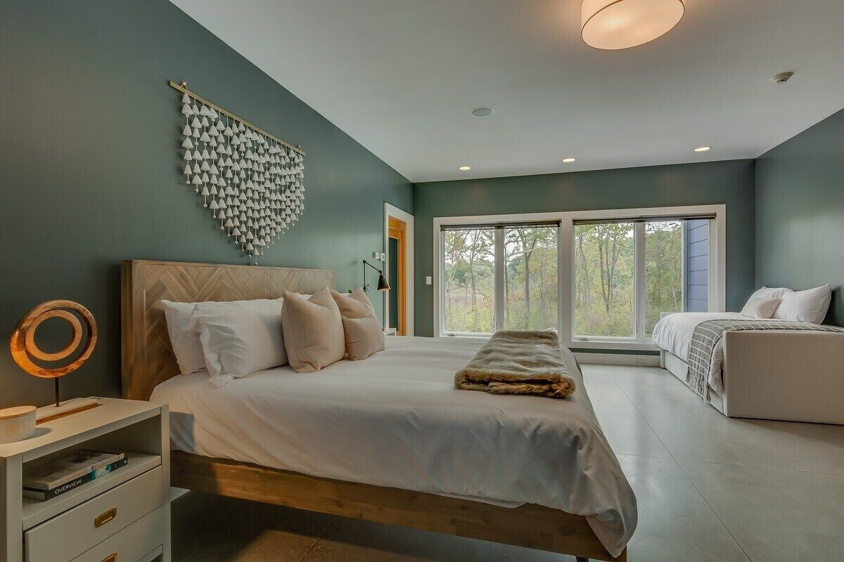 Premium Room Payment Plan: $475 Down, $1385 Total